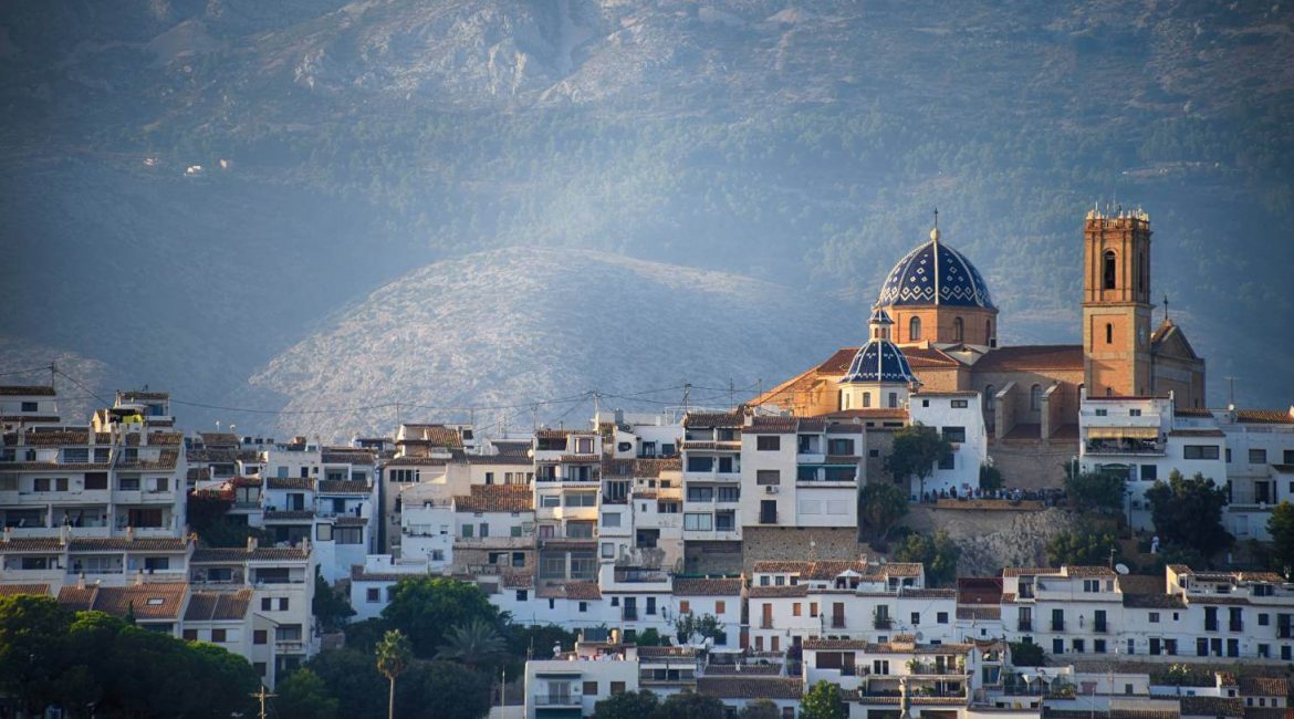 La Iglesia de Altea: El emblema de la ciudad en el Corazón del Casco Antiguo