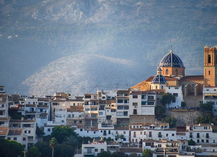 La Iglesia de Altea: El emblema de la ciudad en el Corazón del Casco Antiguo